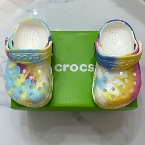 The dye crocs size C4